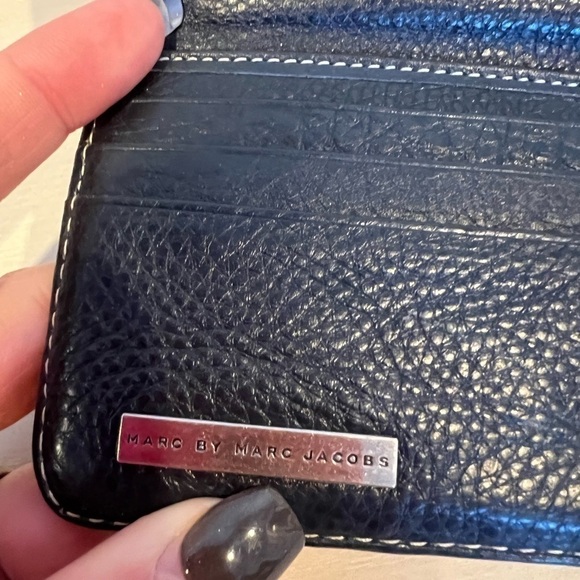 Marc by Marc Jacobs Bi Fold Leather Wallet - Picture 9 of 12